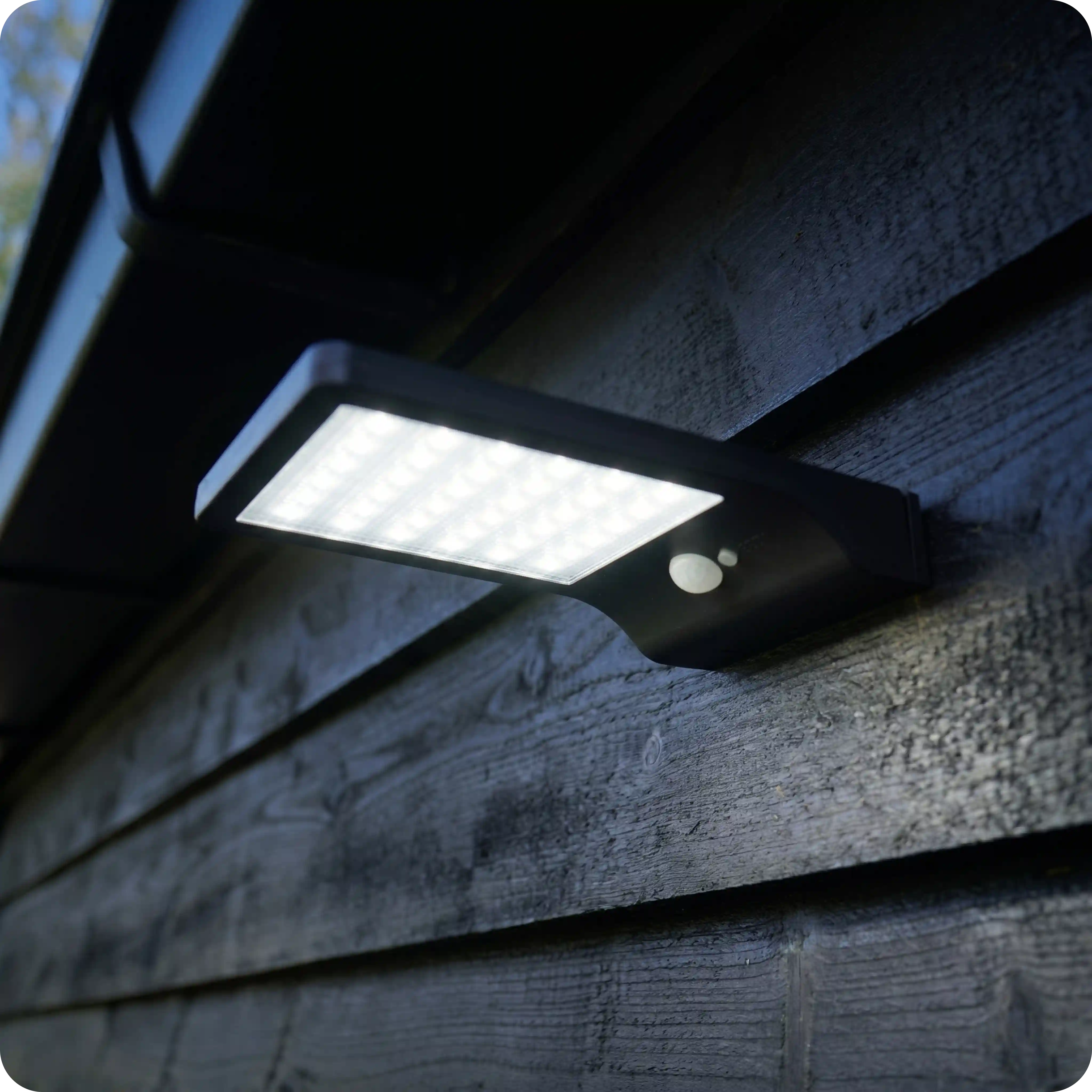 Solar LED-Wandleuchte mit Sensor Regina schwarz für Wandbeleuchtung